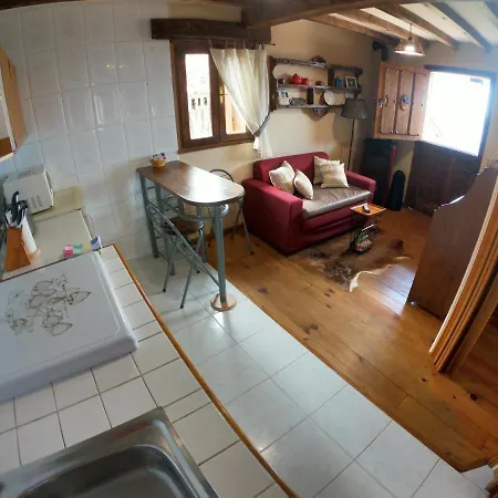 Neros De Segueencu Apartman Següenco