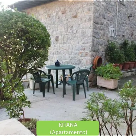 Apartman Neros De Segueencu *